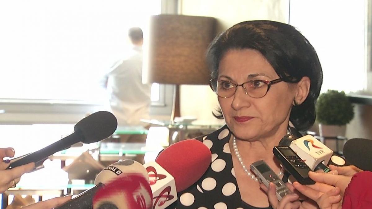 ministrul educatiei nu mi doresc uniforma ca o modalitate de uniformizare a personalitatilor dintr