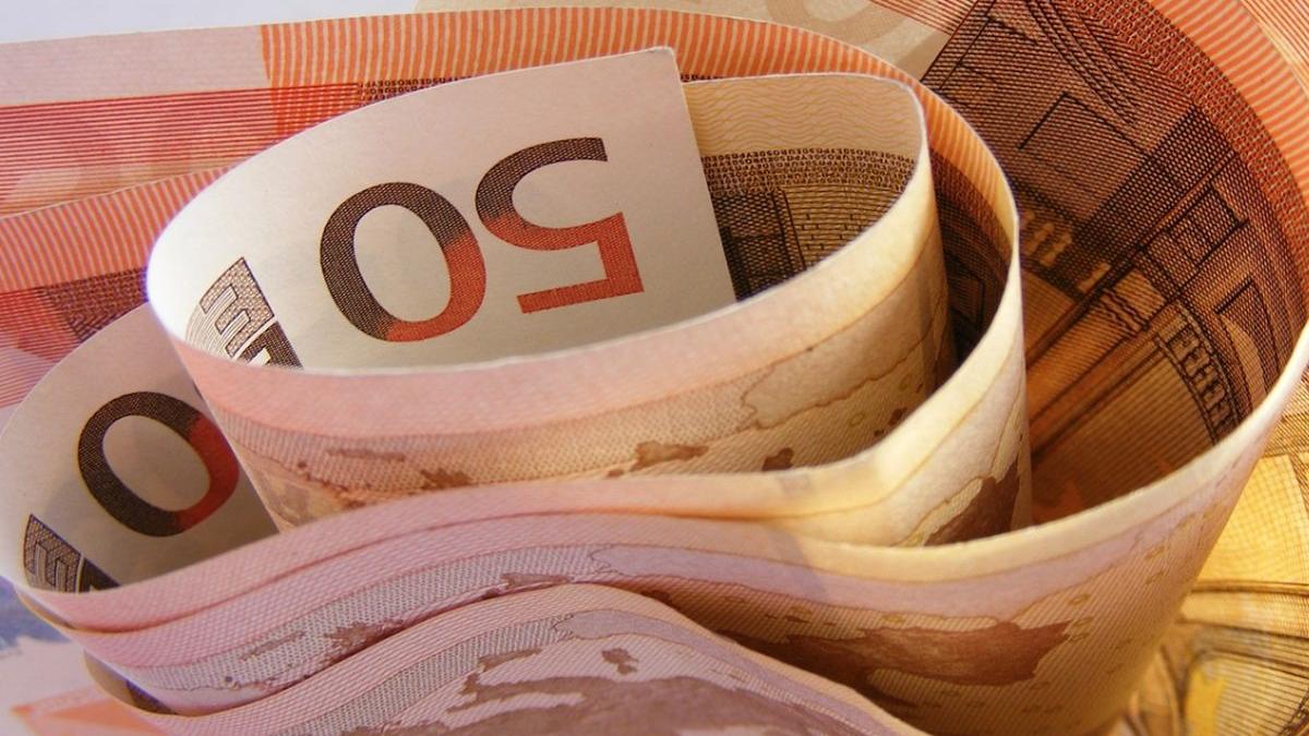 curs valutar euro a inregistrat o noua crestere