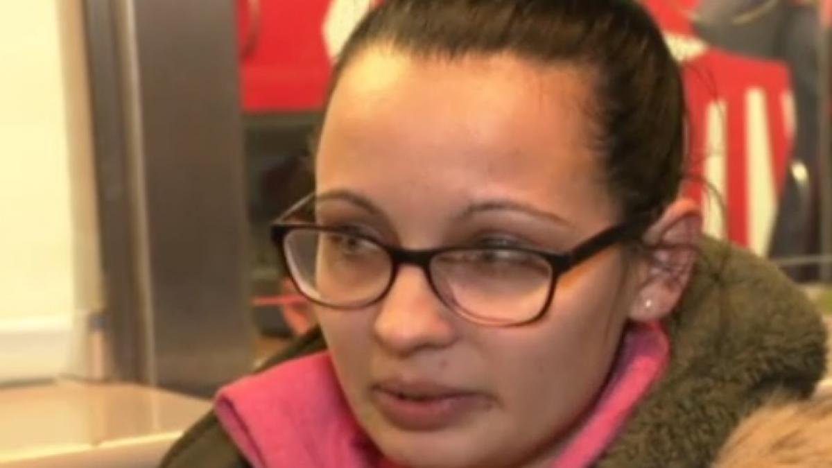 luciana se pregatea sa se urce cu fetita intr un avion cand un medic a venit la ea si i a spus ceva