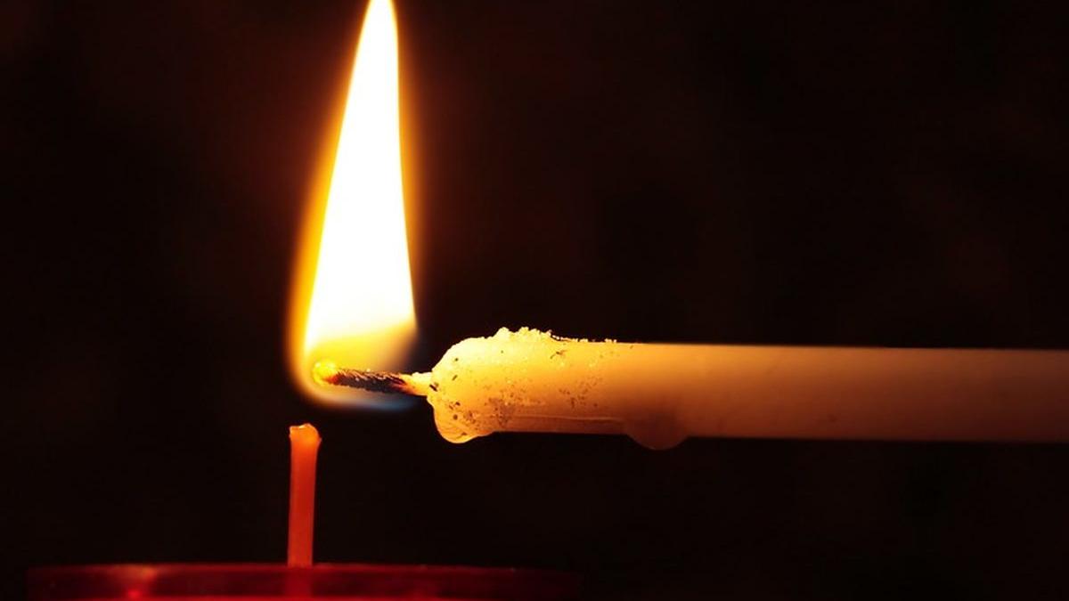 sambata mortilor de ce trebuie sa aprinzi doua lumanari de mosii de iarna