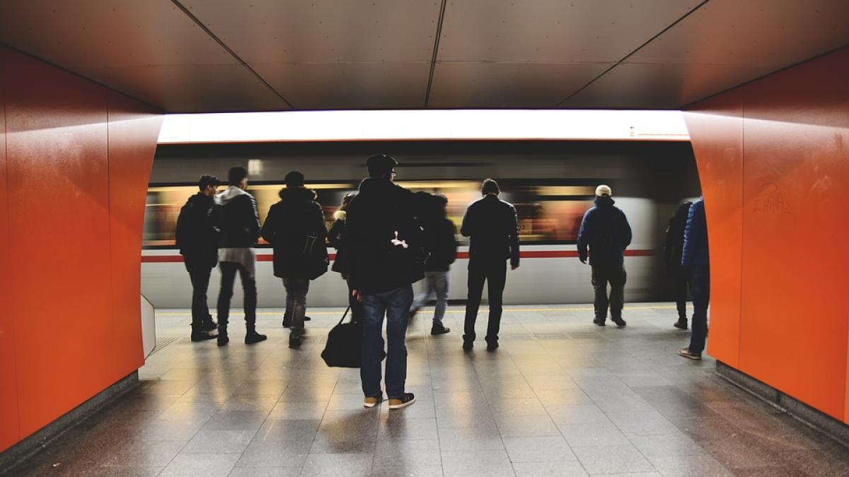 atac cu cutitul la metroul din roma atacatorul este roman