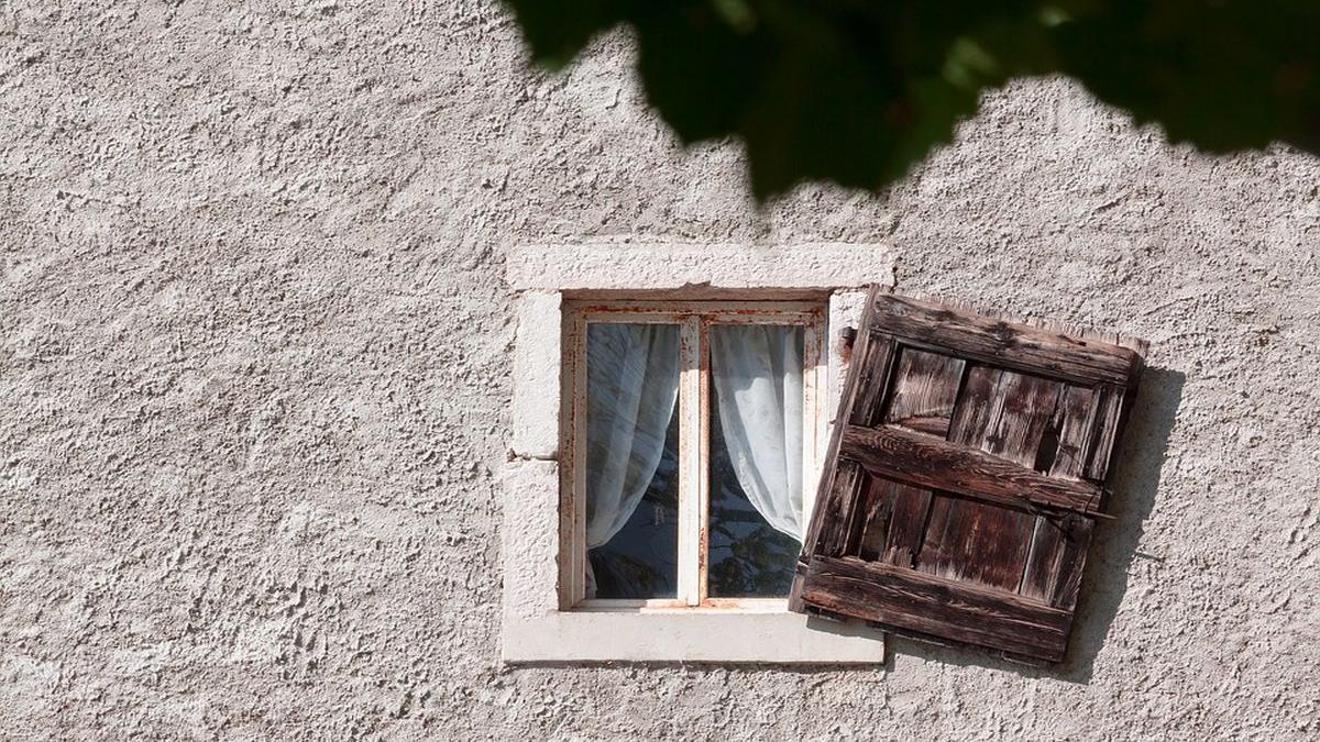 un barbat din croatia si a aruncat cei patru copii pe geam de la etajul casei