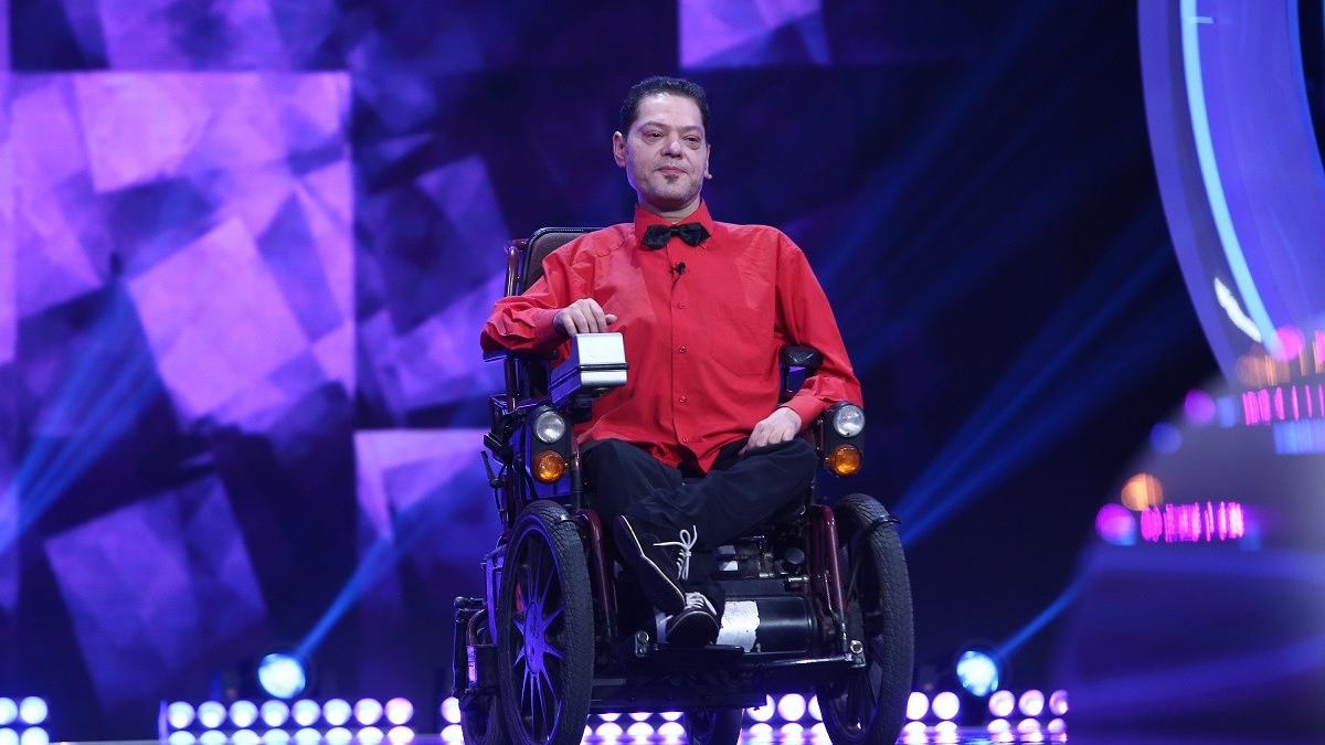 un concurent socheaza juriul la iumor ce spune cheloo despre glumele unui iesean