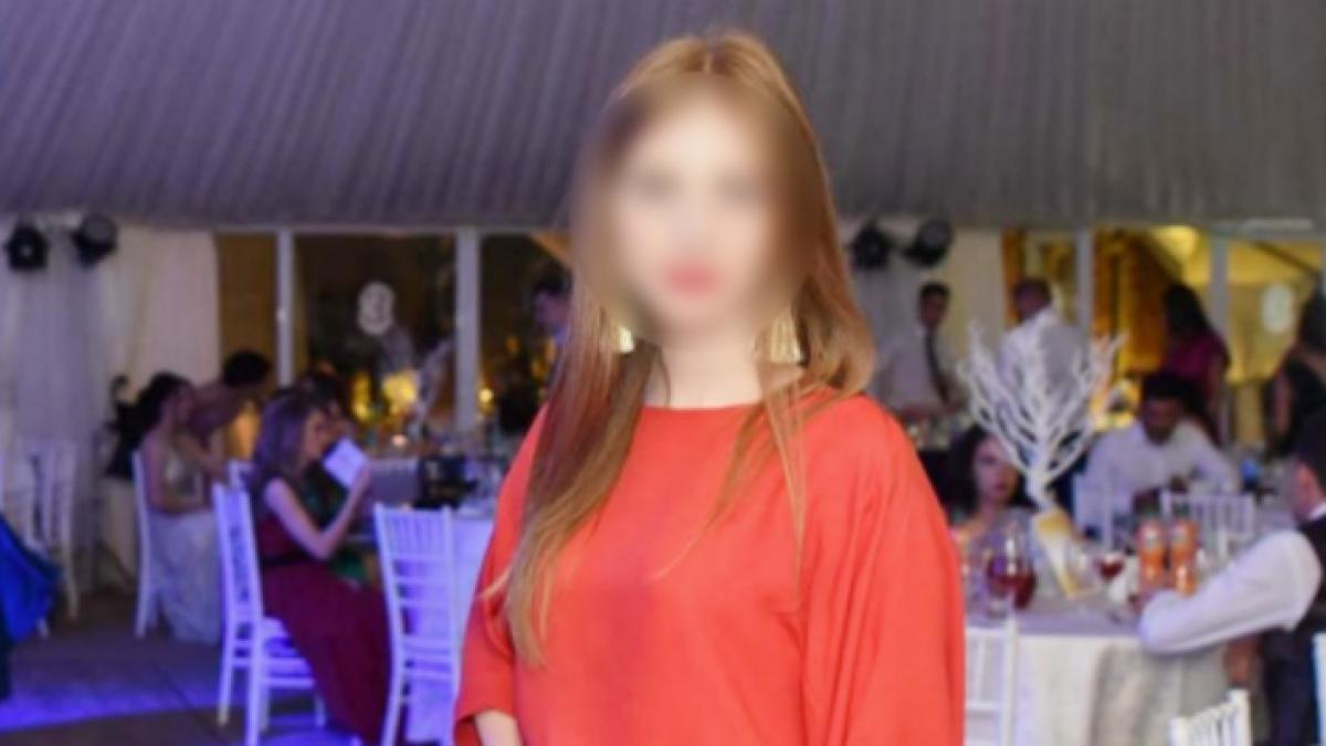 a are 22 de ani din iasi si este studenta la biologie acum trei zile s a legat la ochi si s a