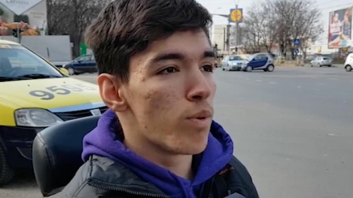 stefan are 18 ani si se deplaseaza in carucior prin bucuresti intr o zi tanarul a primit din mila
