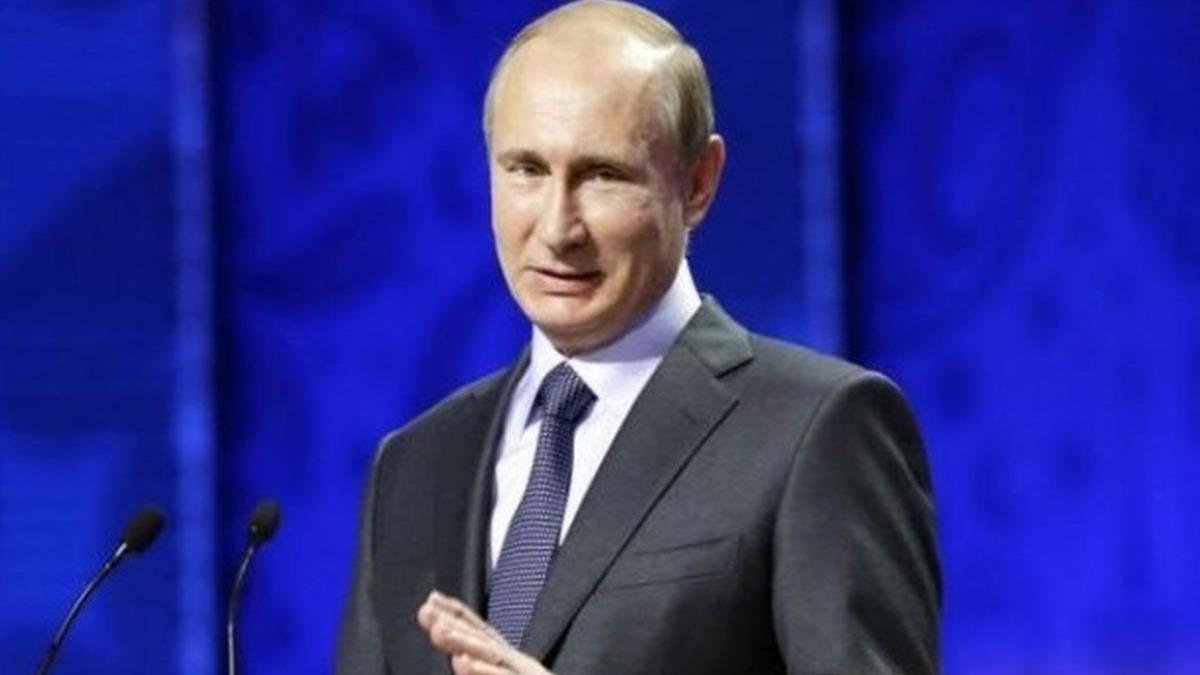 vladimir putin a semnat retragerea rusiei din tratatul fortelor nucleare intermediare