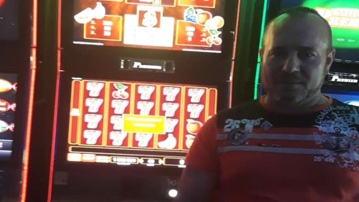 a pierdut o suma importanta de bani la pacanele iar apoi a facut un gest care i a speriat pe cei