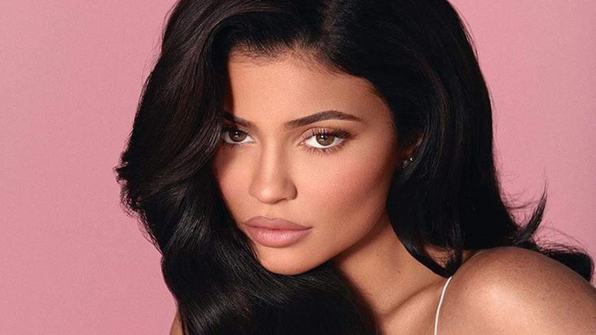 ea este cea mai tanara miliardara din lume are numai 21 de ani