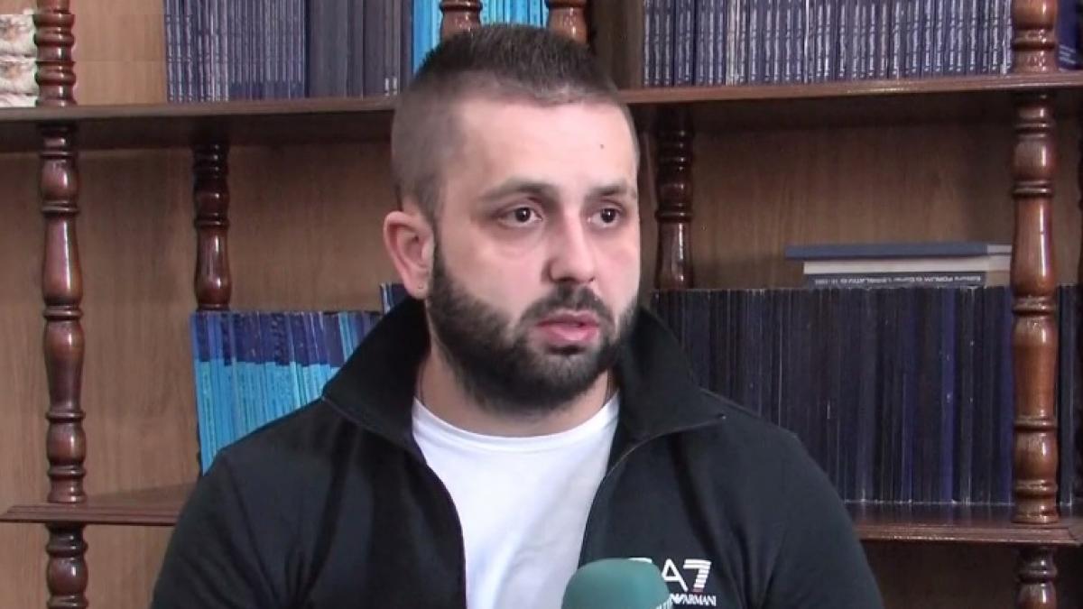 sinteza zilei un tanar inchis iti striga nevinovatia