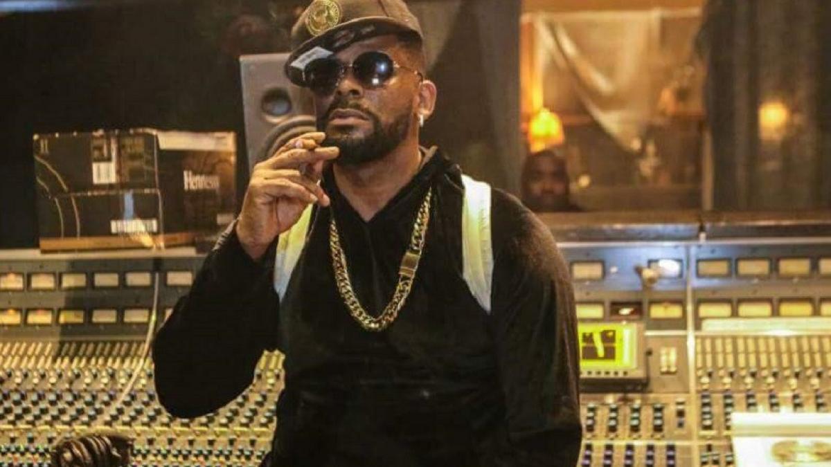 cantaretul r kelly prima reactie dupa ce a fost acuzat de abuz sexual nu e adevarat ar trebui sa