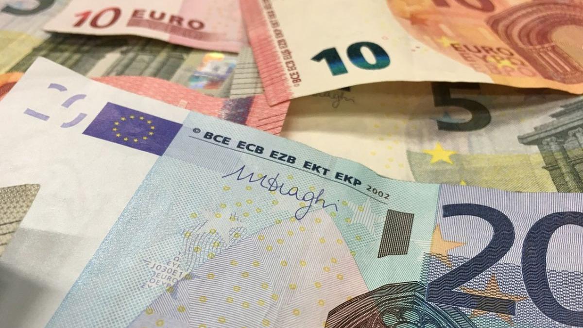 curs valutar 6 martie 2019 cat este euro si dolarul