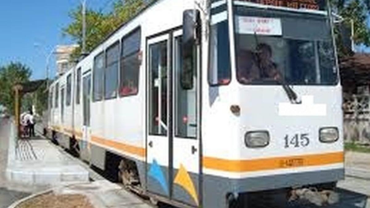 robert era in tramvaiul 25 din cluj napoca cand a auzit un batran vorbind cu o fata cand a realizat
