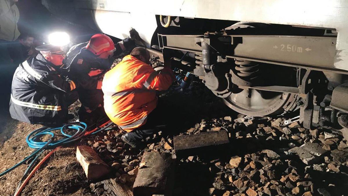 accident feroviar in bistrita nasaud un tren de calatori a deraiat video