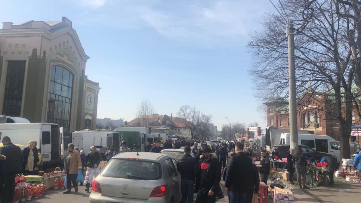 andrei s a dus in aceasta dimineata la piata cu flori din capitala cand a ajuns la primul stand cu