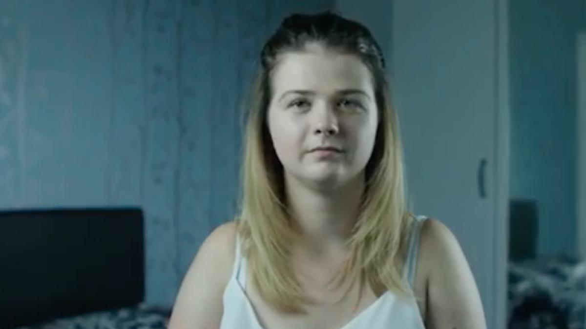 aveam 14 ani si imi faceam temele cand m au apucat dureri cumplite cateva ore mai tarziu mi se