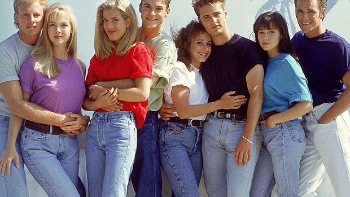inca un actor din beverly hills 90210 a murit