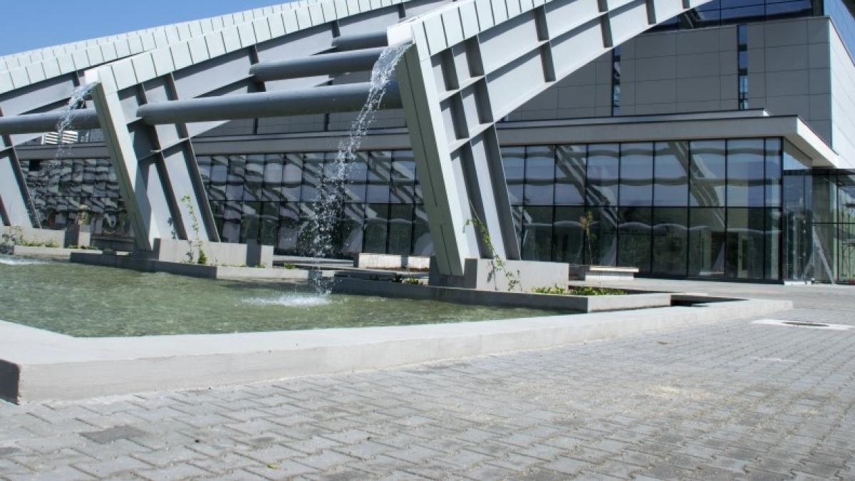 laserul de la magurele a atins cea mai mare putere din lume 10 petawatts