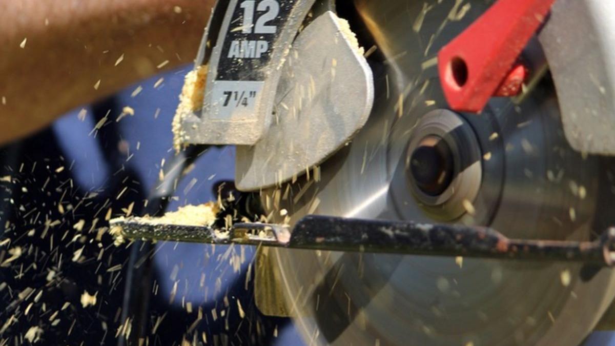 o femeie din slovenia este acuzata ca si a taiat intentionat mana cu un fierastrau motivul socant