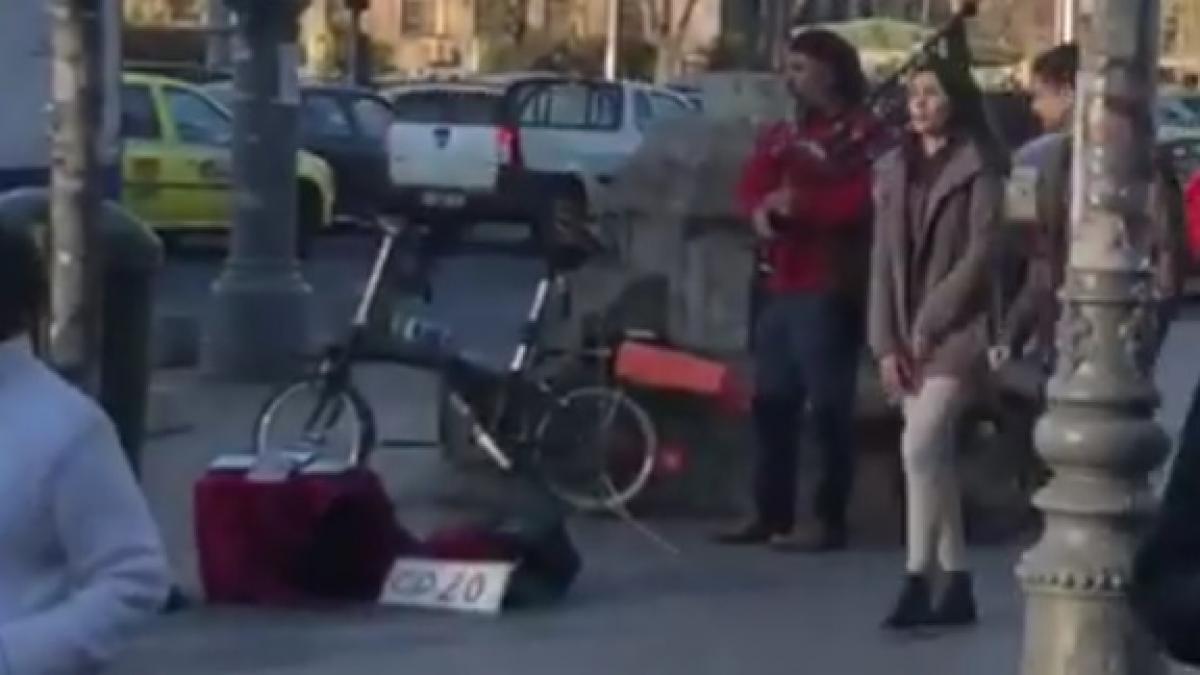 veronica trecea prin piata victoriei din bucuresti cand a auzit un sunet bizar cand s a apropiat