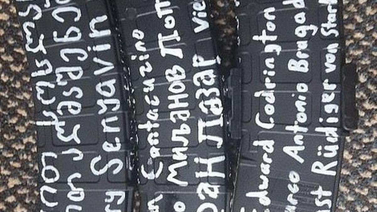 atac terorist in noua zeelanda atacatorul a scris numele mai multor romani pe arme