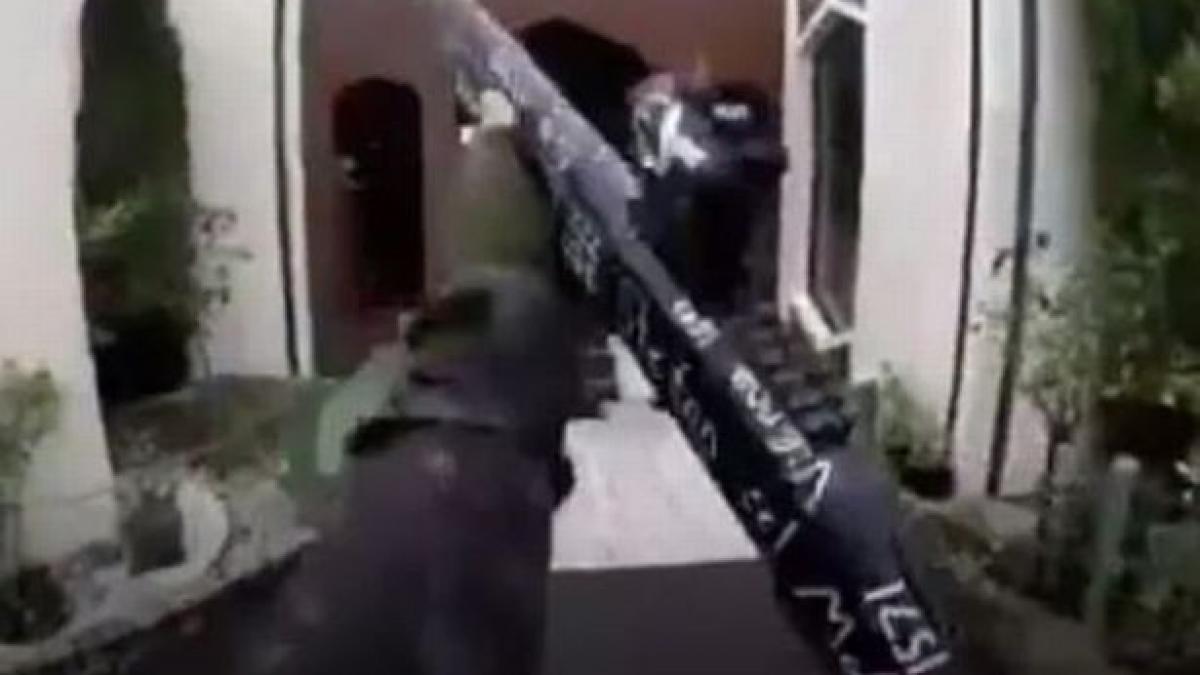 cine este serban cantacuzino romanul al carui nume a fost scris pe o arma de atacatorul din noua