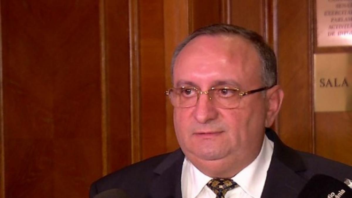 descoperiti fost sef de serviciu secret cere control la sri