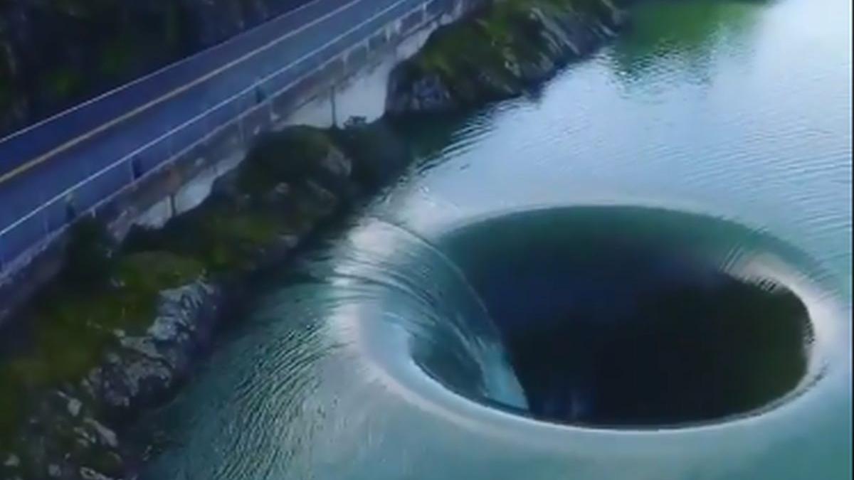 fenomen spectaculos in california ce a aparut intr un lac dupa o ploaie abundenta