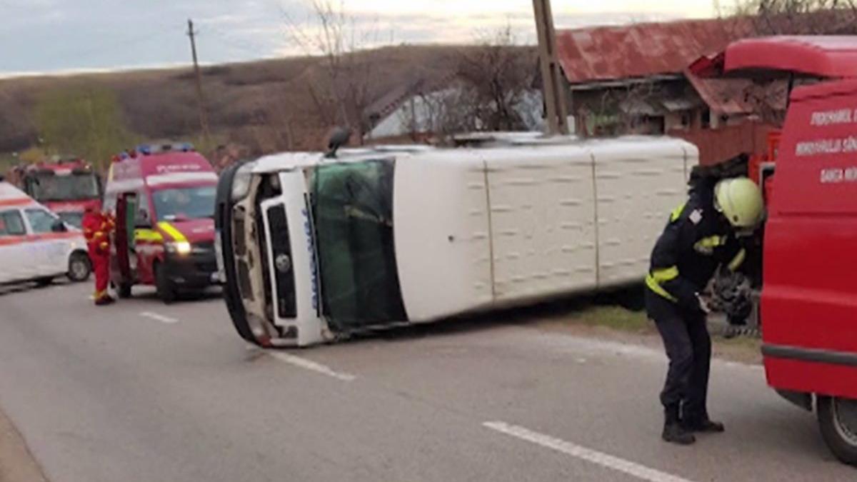 accident grav in olt un microbuz cu pasageri s a rasturnat sunt mai multe victime