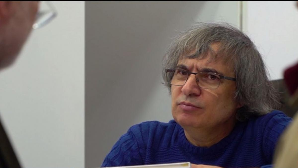 scriitori romani de succes la salon du livre