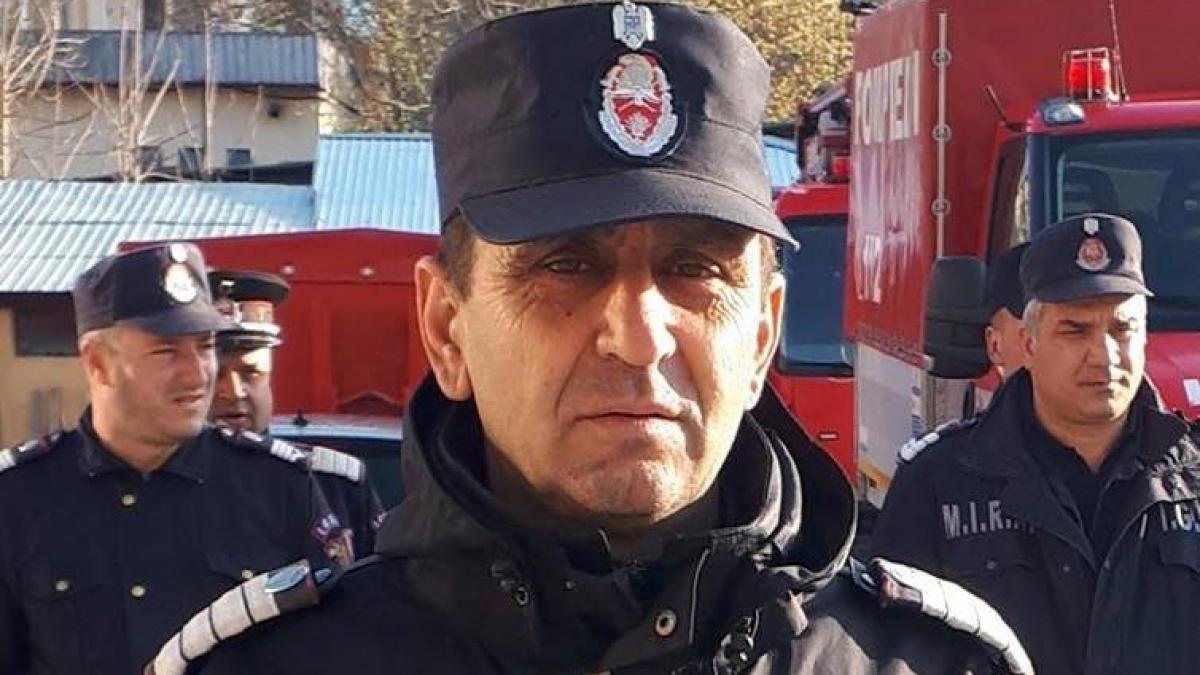 nae s a trezit la ora sase ca in fiecare zi s a ridicat usor si voia sa intre in baie sa se