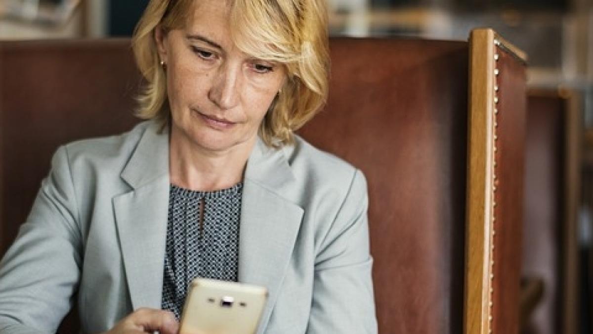 sunt casatorita de 30 de ani dar intr o zi am primit un mesaj socant pe telefon de la sotul meu nu