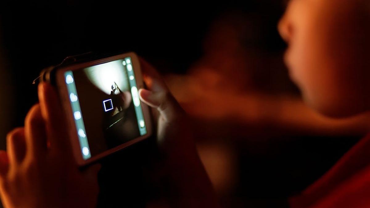 un copil de 2 ani a murit dupa ce un barbat s a asezat pe el