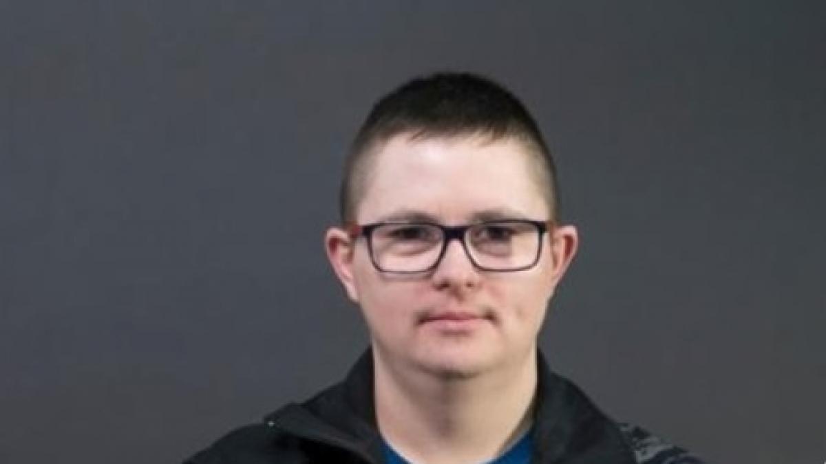 andrei are 33 de ani o poveste aparte si multe abilitati plus emotie plang toata ziua dupa ea ce