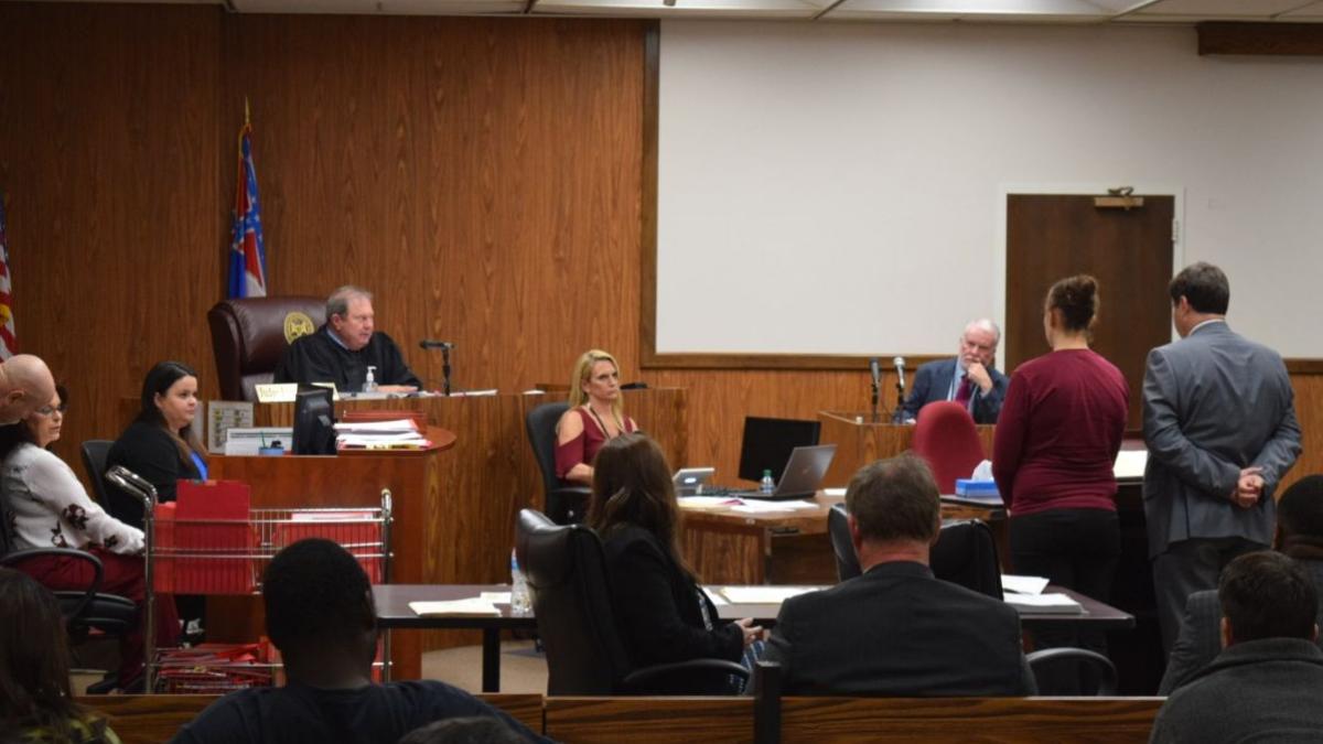 si a uitat fiica in masina timp de cateva ore fetita a murit fara sa aiba vreo sansa unde se afla