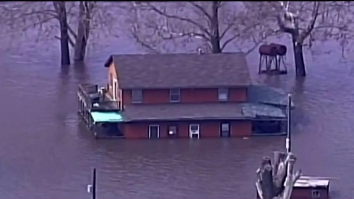 inundatii fara precedent in vestul mijlociu al sua video