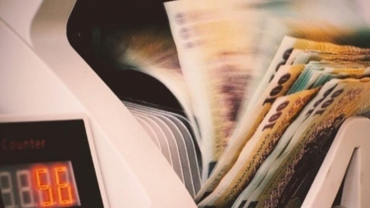 salarii mai mari pentru mai multe categorii de bugetari cine sunt romanii care vor primi bani in