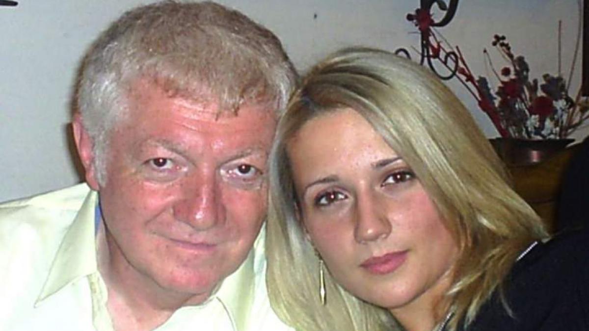 ramona are 30 de ani e teribil de frumoasa si cand a vazut o lorenzo italianul nu a avut scapare ea