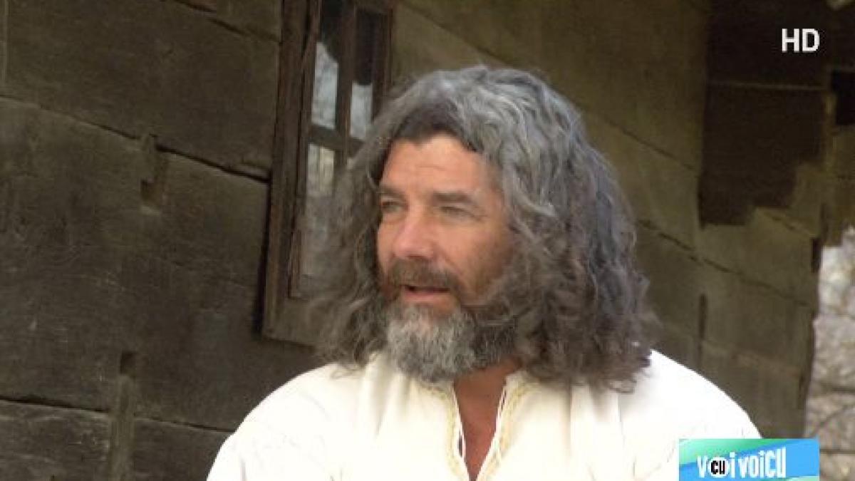 voi cu voicu daniel les vinde lucrari din lut peste tot in lume cu zeci de mii de euro dar continua