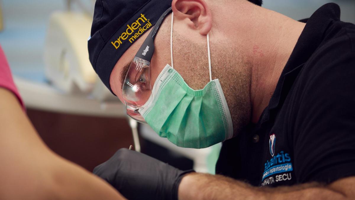 mihai e stomatolog in olt si i a venit o idee uimitoare s a dus pe camp si a facut asta acum sunt