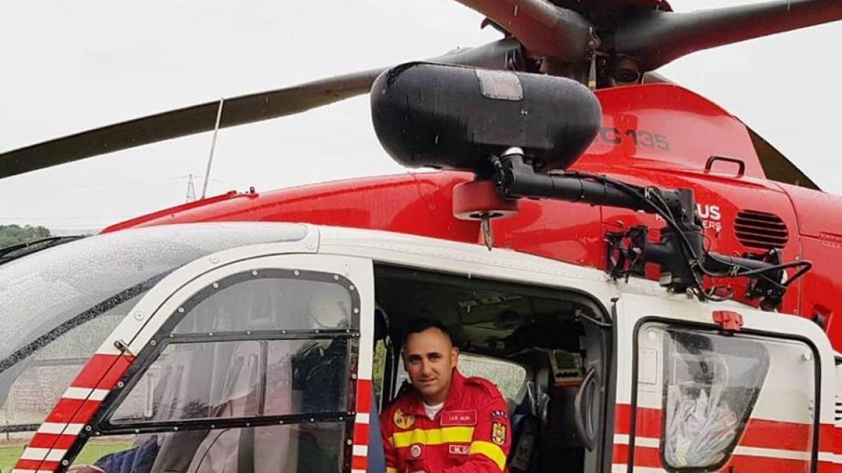 mircea e pompier si iubeste la nebunie fotbalul aseara se ducea la meciul nationalei cu feroe cand