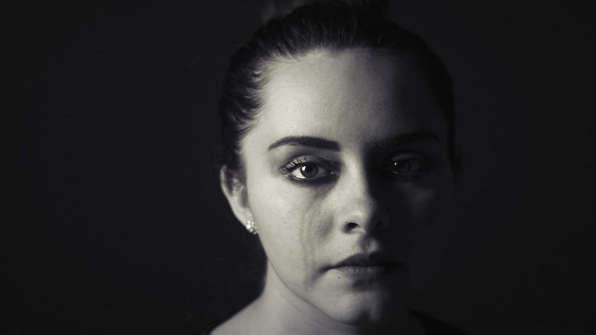 de 13 ani de cand m a parasit sotul meu nu am mai fost atinsa de niciun barbat mi am pierdut orice