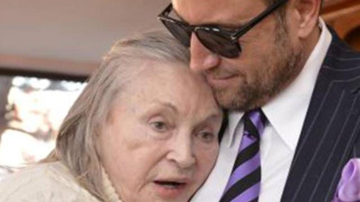 fiul zinei dumitrescu nu isi doreste pe nimeni la ceremonia de incinerare