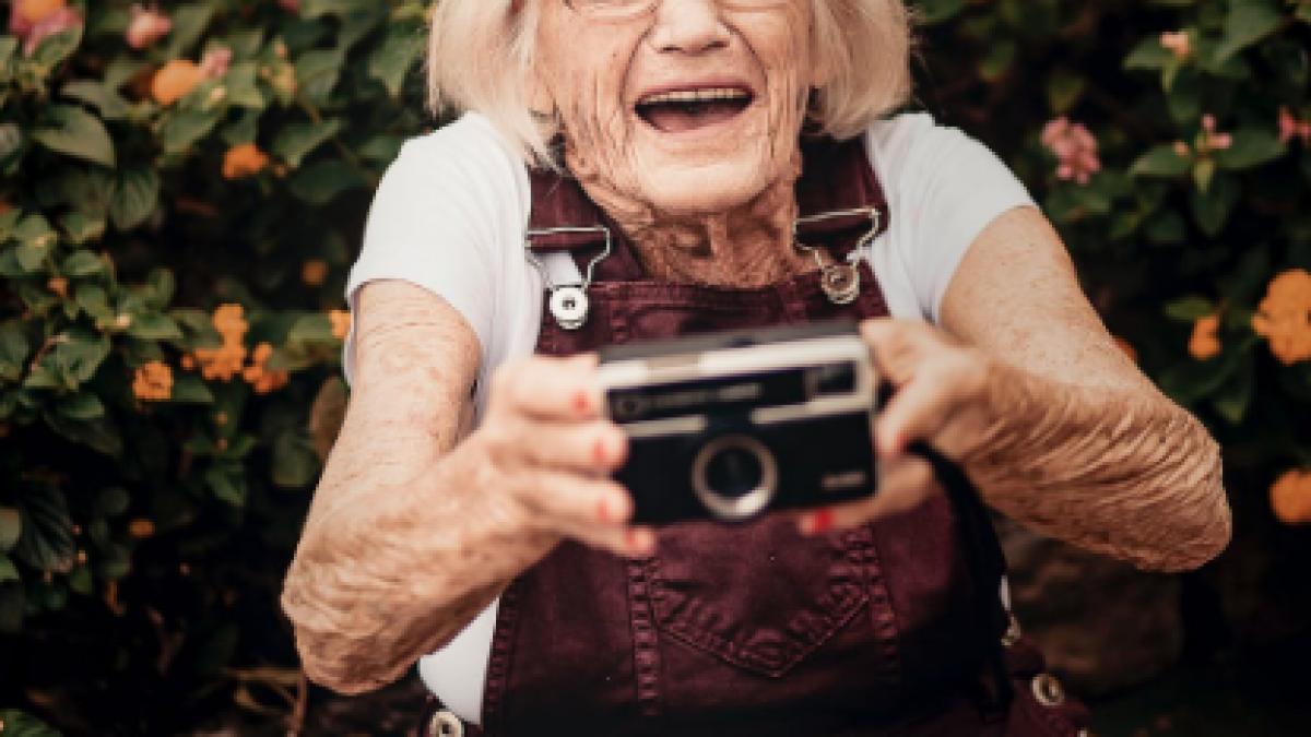 are 71 de ani e din braila si e o mare amatoare de facebook recent si a cunoscut iubirea vietii