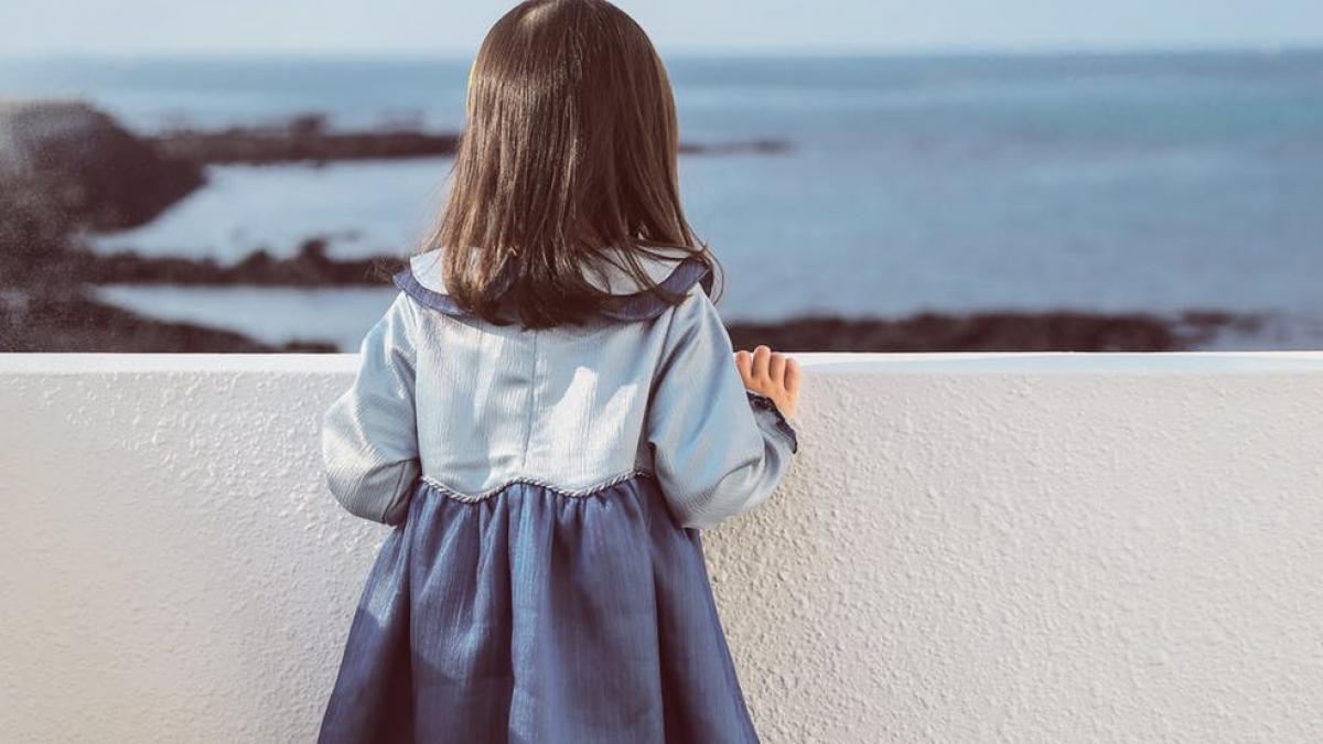 fetita de trei ani s a plans rudelor ca sotul mamei s a urcat in patul sau le a spus ce ii facea