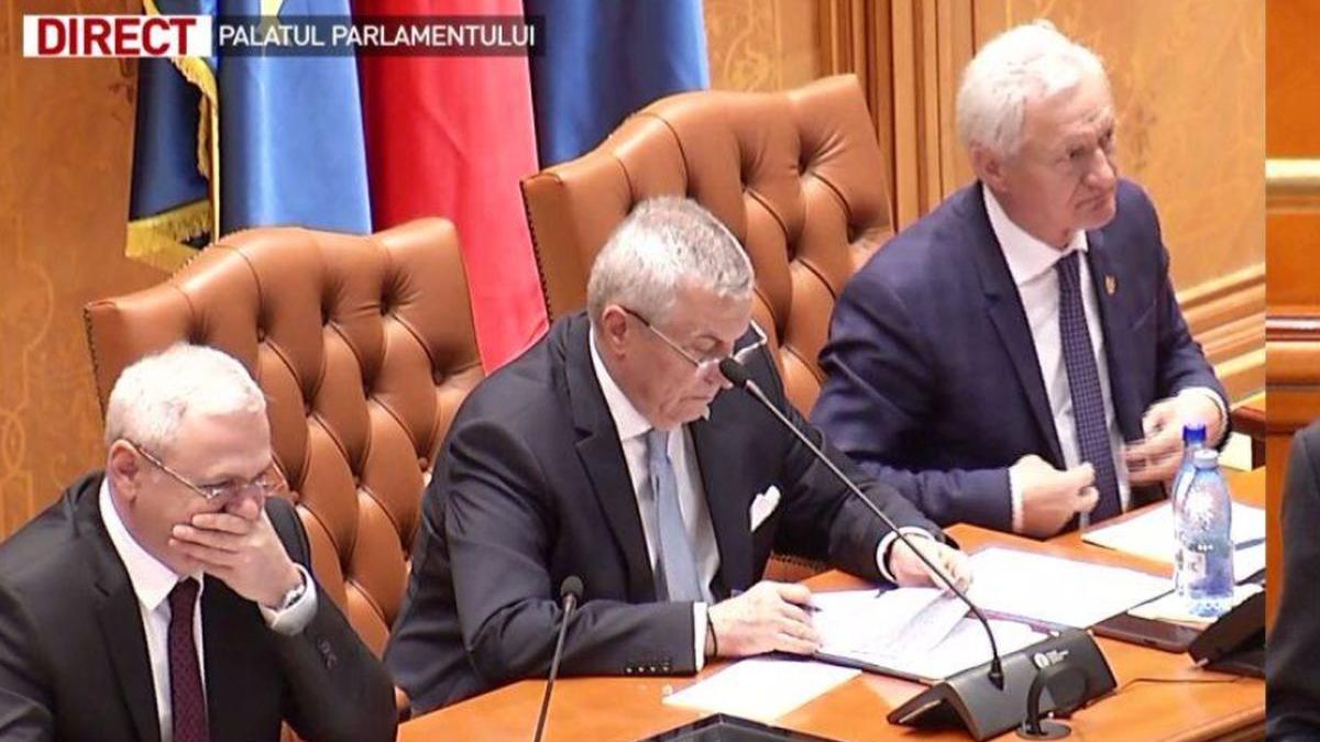 ce a facut liviu dragnea in timpul discursului lui klaus iohannis