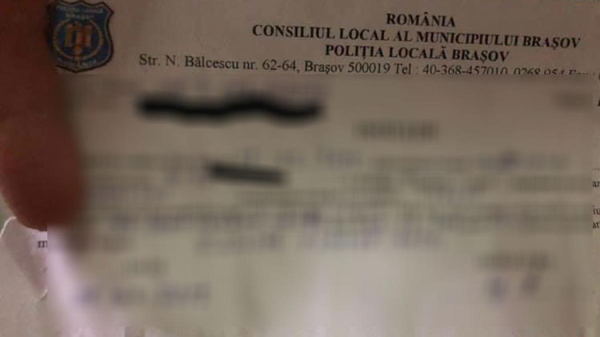 a primit o invitatie de la politia locala pentru ca a parcat neregulamentar cand s a uitat ce scrie