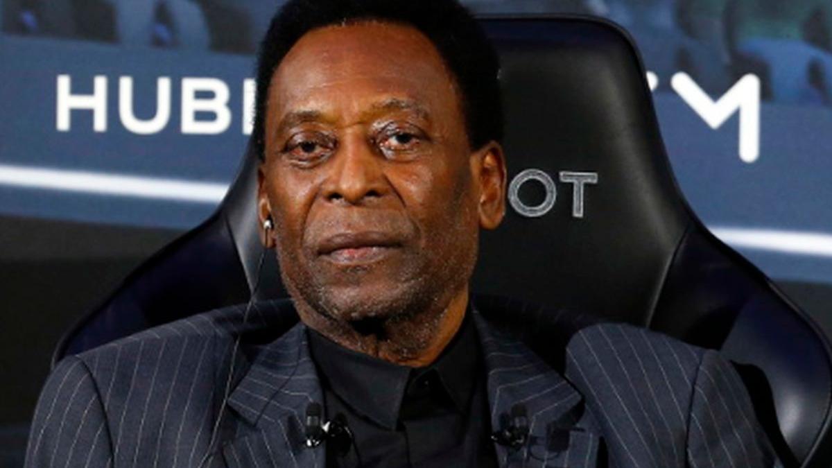 fostul jucator brazilian pele in varsta de 78 de ani a fost spitalizat la paris