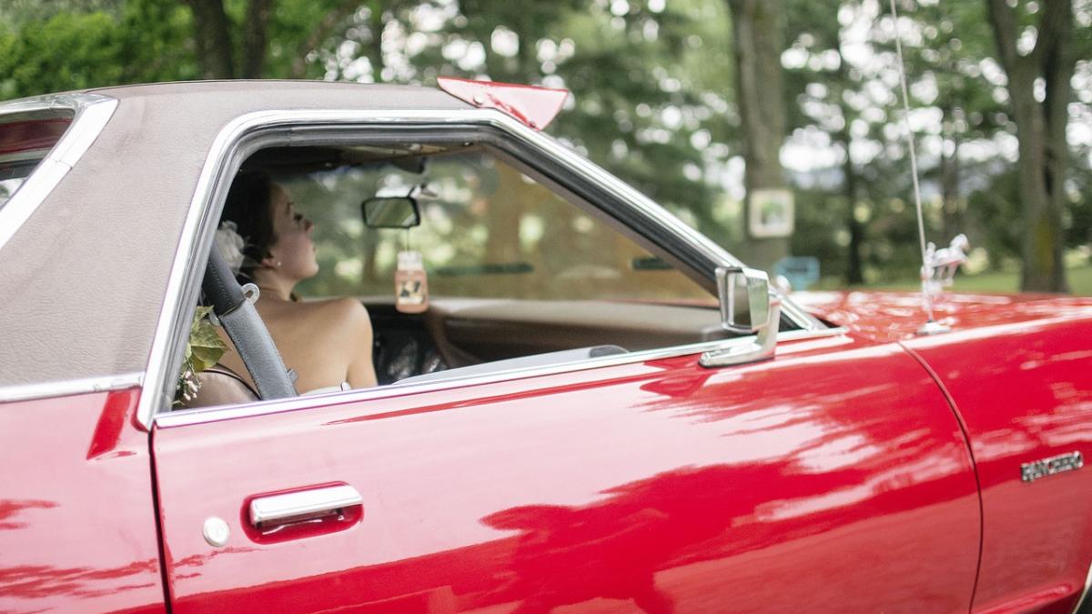 lui viorel i se mai spune si berlusconi de romania si a devenit acum celebru barbatul s a apropiat