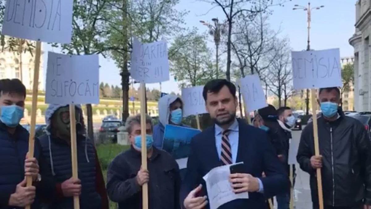 primarul ploiestiului a protestat in fata ministerului mediului ce a vrut sa transmita