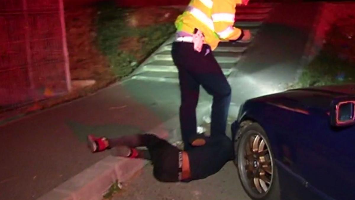 doi tineri s au batut cu bata si picioarele aproape de inspectoratul general al politiei romane